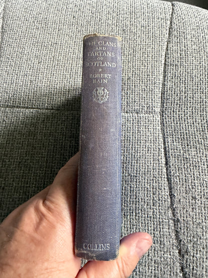 1949 The Clans & Tartans Of Scotland 🏴󠁧󠁢󠁳󠁣󠁴󠁿- Robert Bain (Collins Publisher)