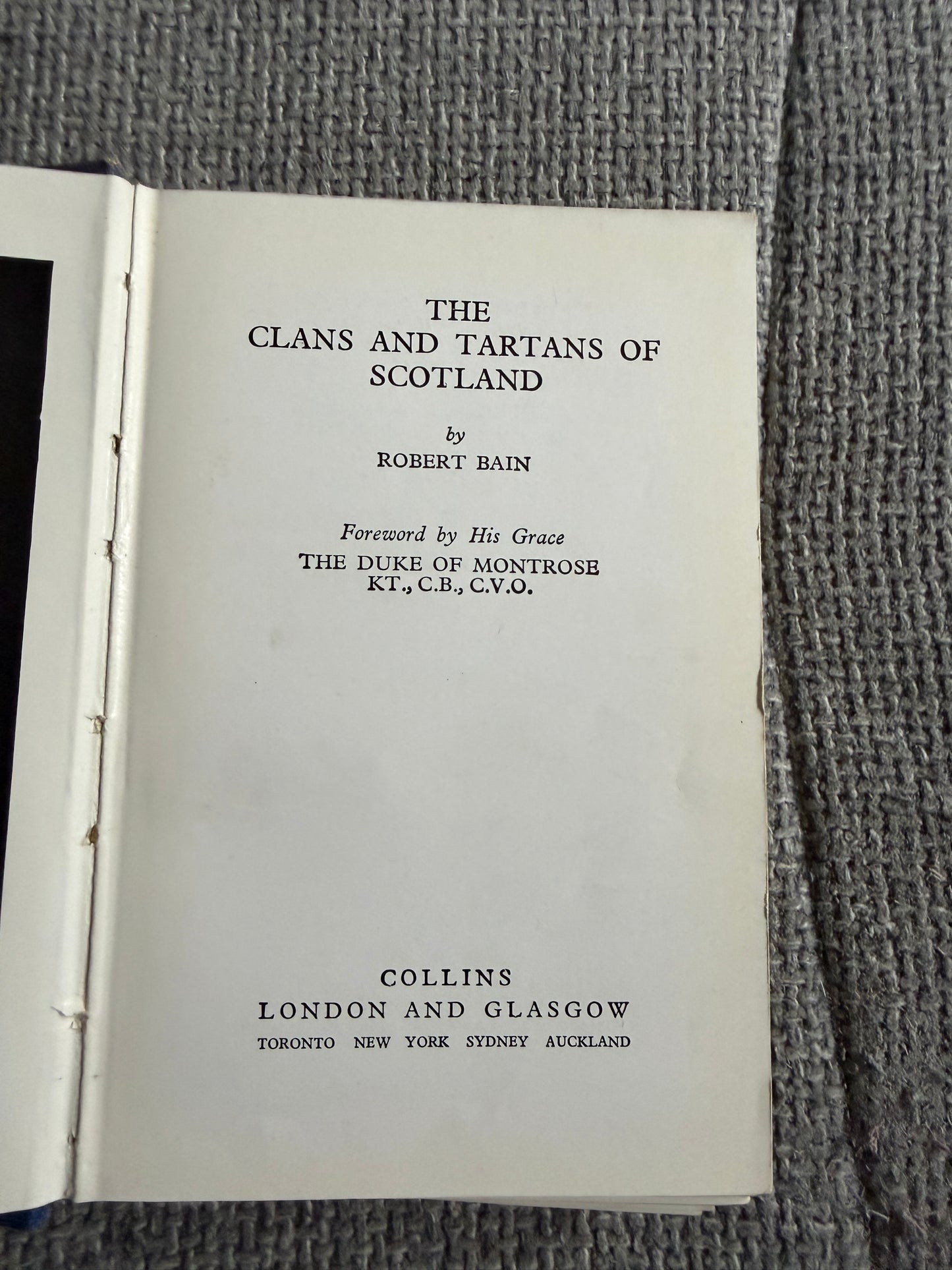 1949 The Clans & Tartans Of Scotland 🏴󠁧󠁢󠁳󠁣󠁴󠁿- Robert Bain (Collins Publisher)