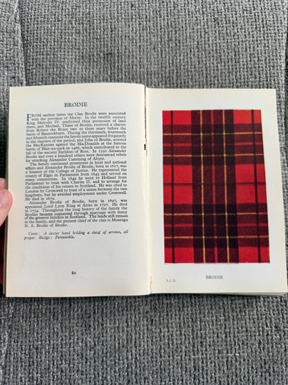 1949 The Clans & Tartans Of Scotland 🏴󠁧󠁢󠁳󠁣󠁴󠁿- Robert Bain (Collins Publisher)