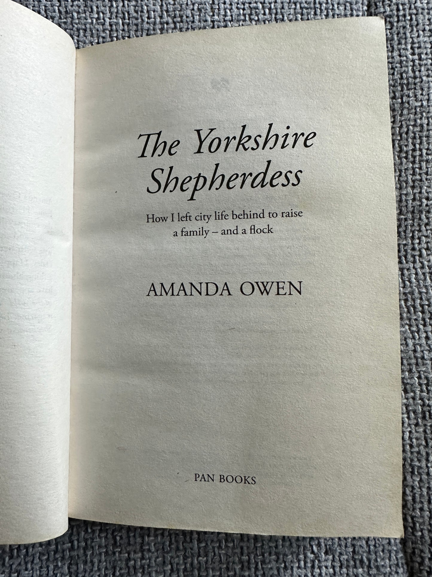 2014 The Yorkshire Shepherdess - Amanda Owen(Pan Books)