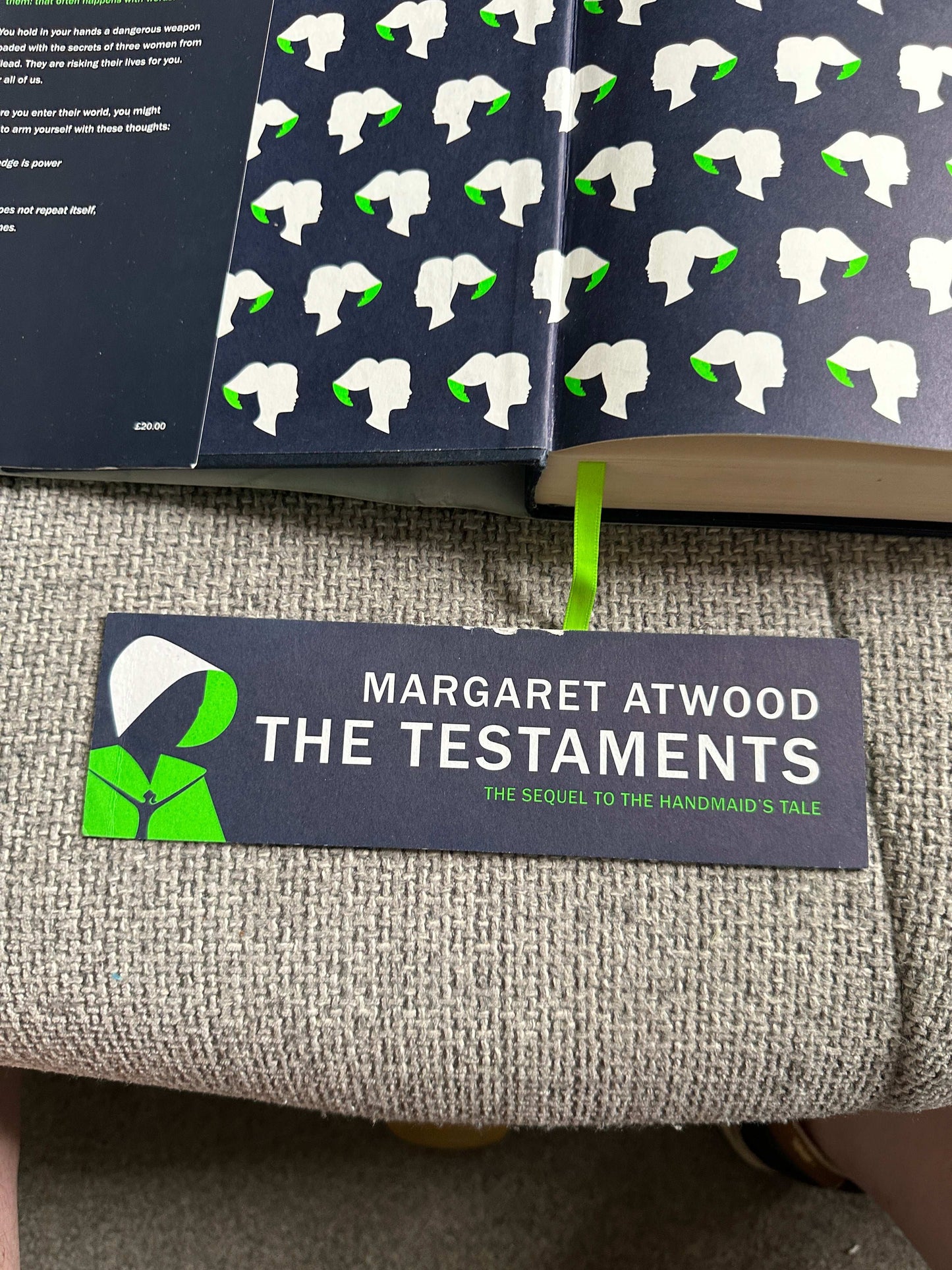 2019*1st* The Testaments - Margaret Atwood (Chatto & Windus) + Bookmark