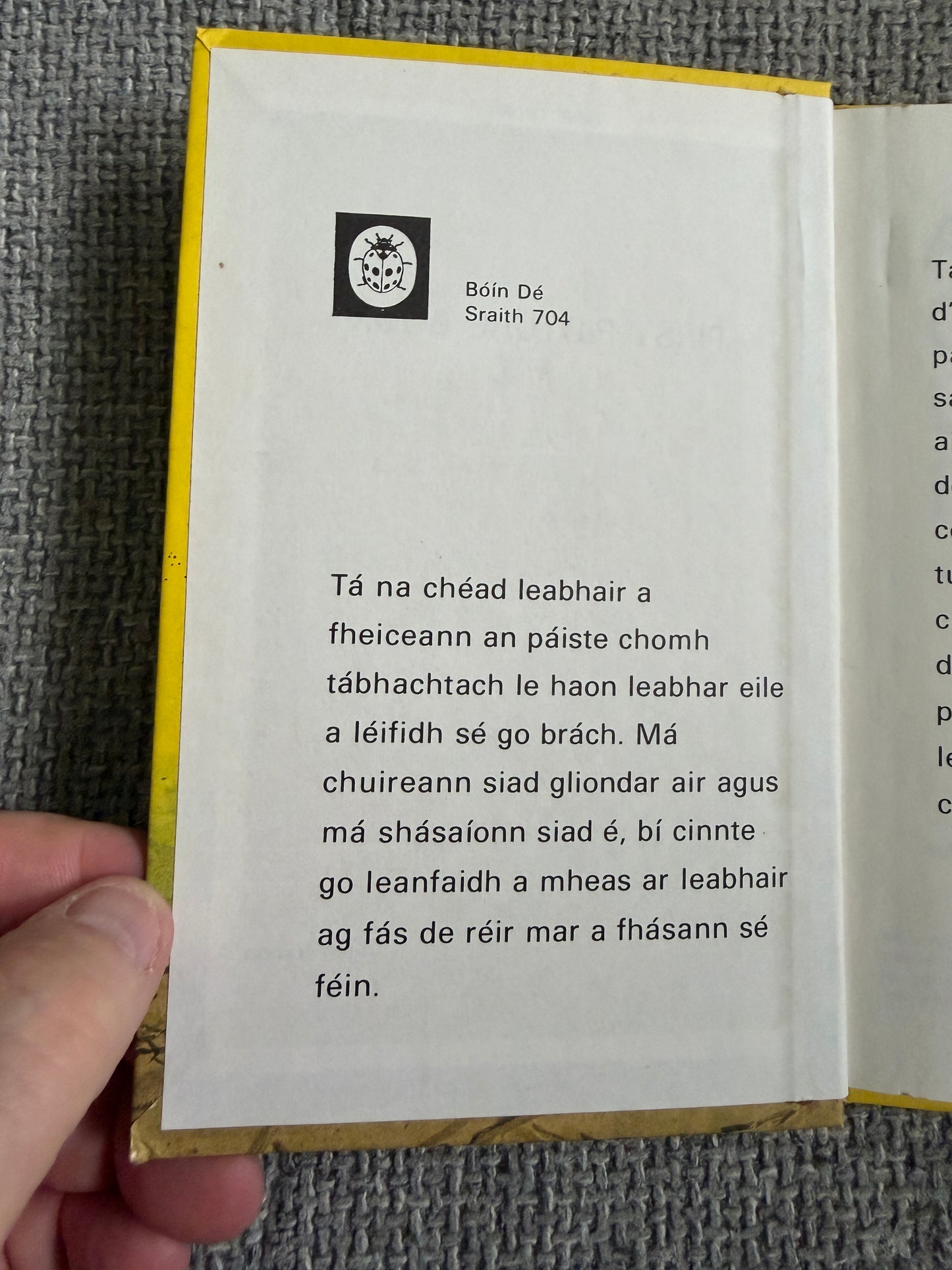 1985 An Chéad Leabhar Pictiúr (Irish Language) Ethel & Harry Wingfield (An Gúm Publisher)