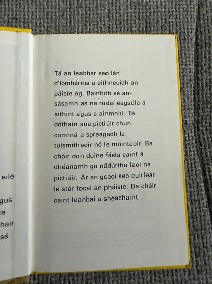 1985 An Chéad Leabhar Pictiúr (Irish Language) Ethel & Harry Wingfield (An Gúm Publisher)