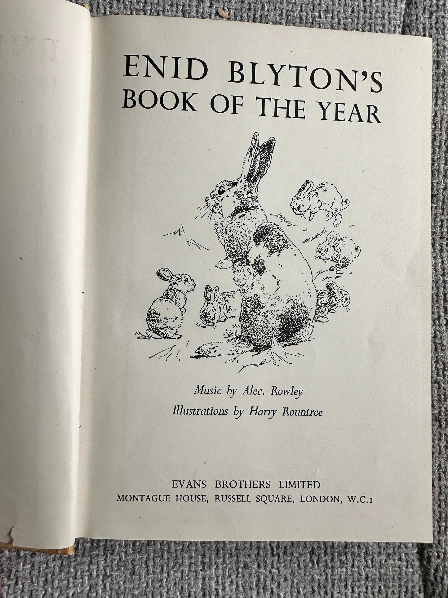 1942 Enid Blyton’s Book Of The Year (Music Alec Rowley Illust Harry Rountree) The Evans Brothers Published