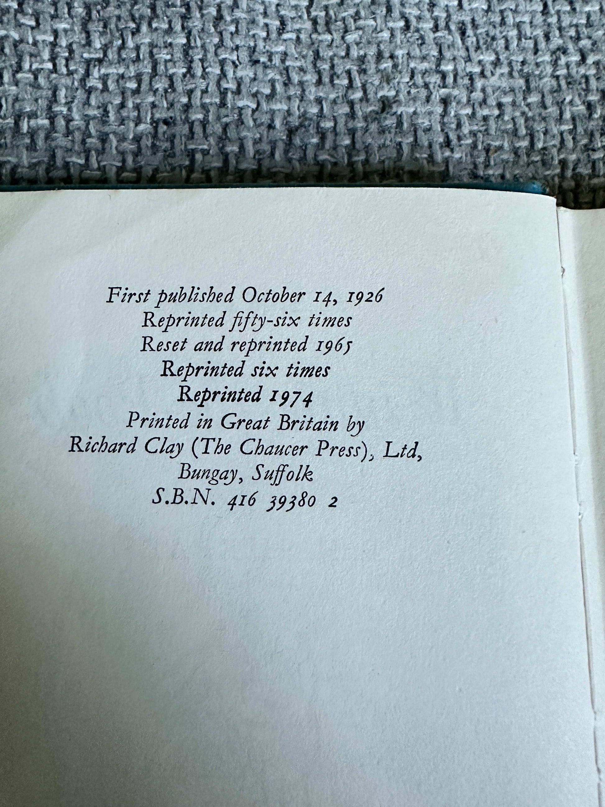 1974 Winnie-The-Pooh - A. A. Milne (E. H. Shepard Illust) Methuen Children’s Books