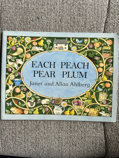 1989 Each Peach Pear Plum - Janet & Allan Ahlberg (Puffin) - Honeyburn Books (UK)