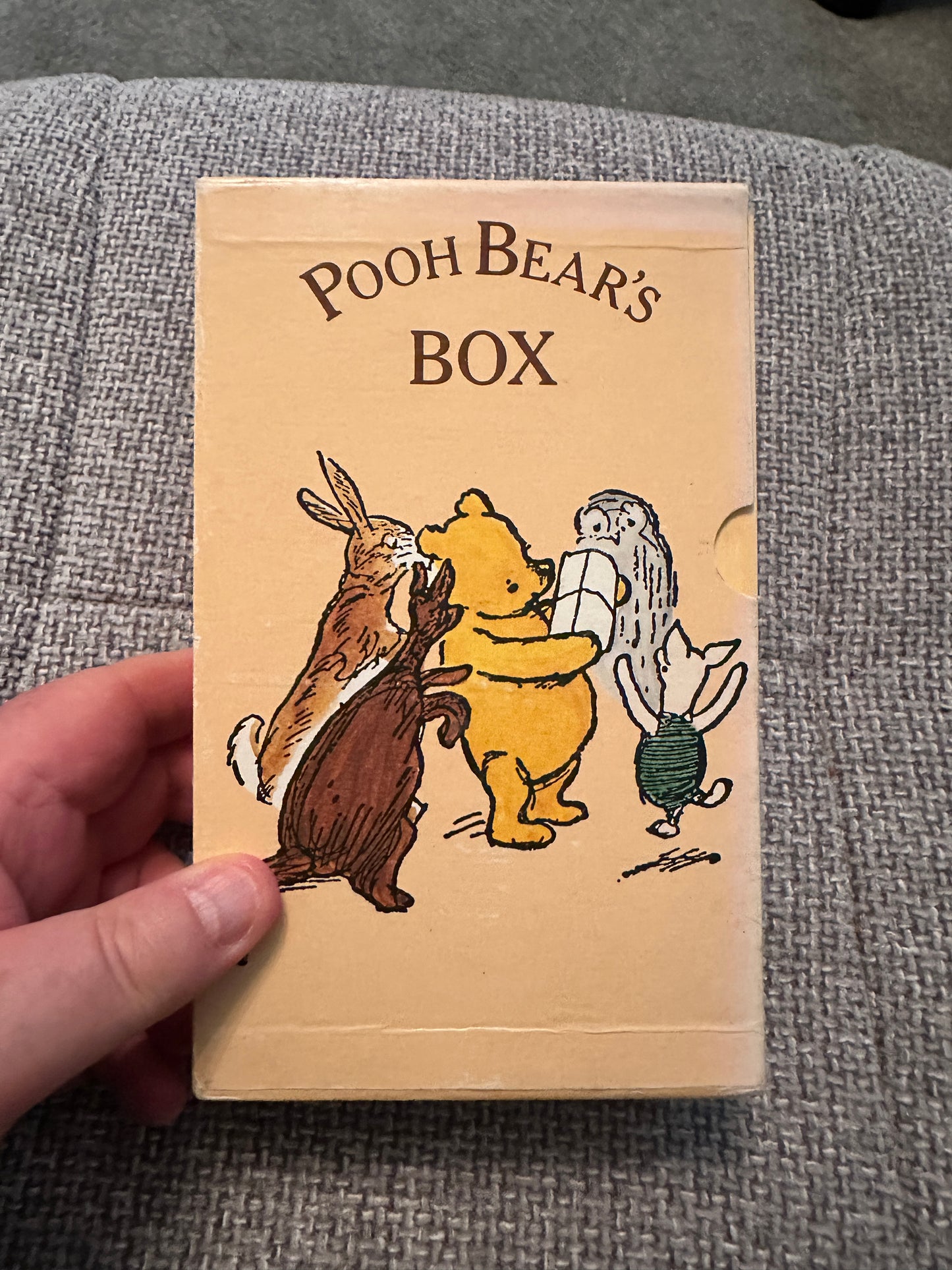 1977 Pooh Bear’s Box(4 x volumes) A. A. Milne(Methuen)