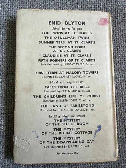 1947 Fifth Formers Of St. Clare’s - Enid Blyton (W. Lindsay Cable illust) Methuen & Co. Ltd