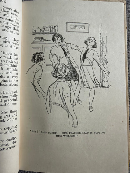 1947 Fifth Formers Of St. Clare’s - Enid Blyton (W. Lindsay Cable illust) Methuen & Co. Ltd