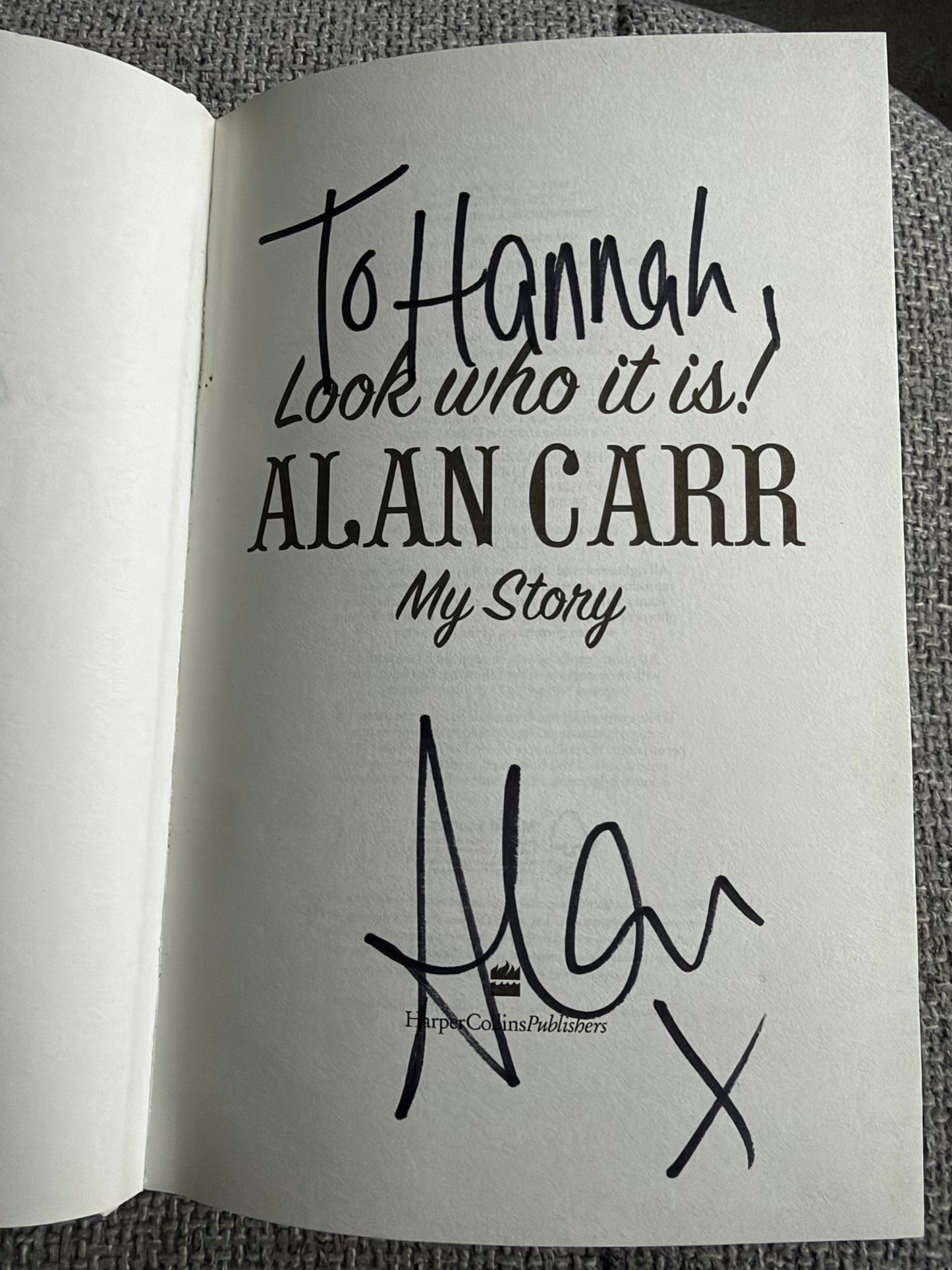 2008*SIGNED* Look Who It Is ! - Alan Carr (HarperCollins)