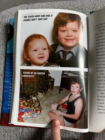 2008*SIGNED* Look Who It Is ! - Alan Carr (HarperCollins)