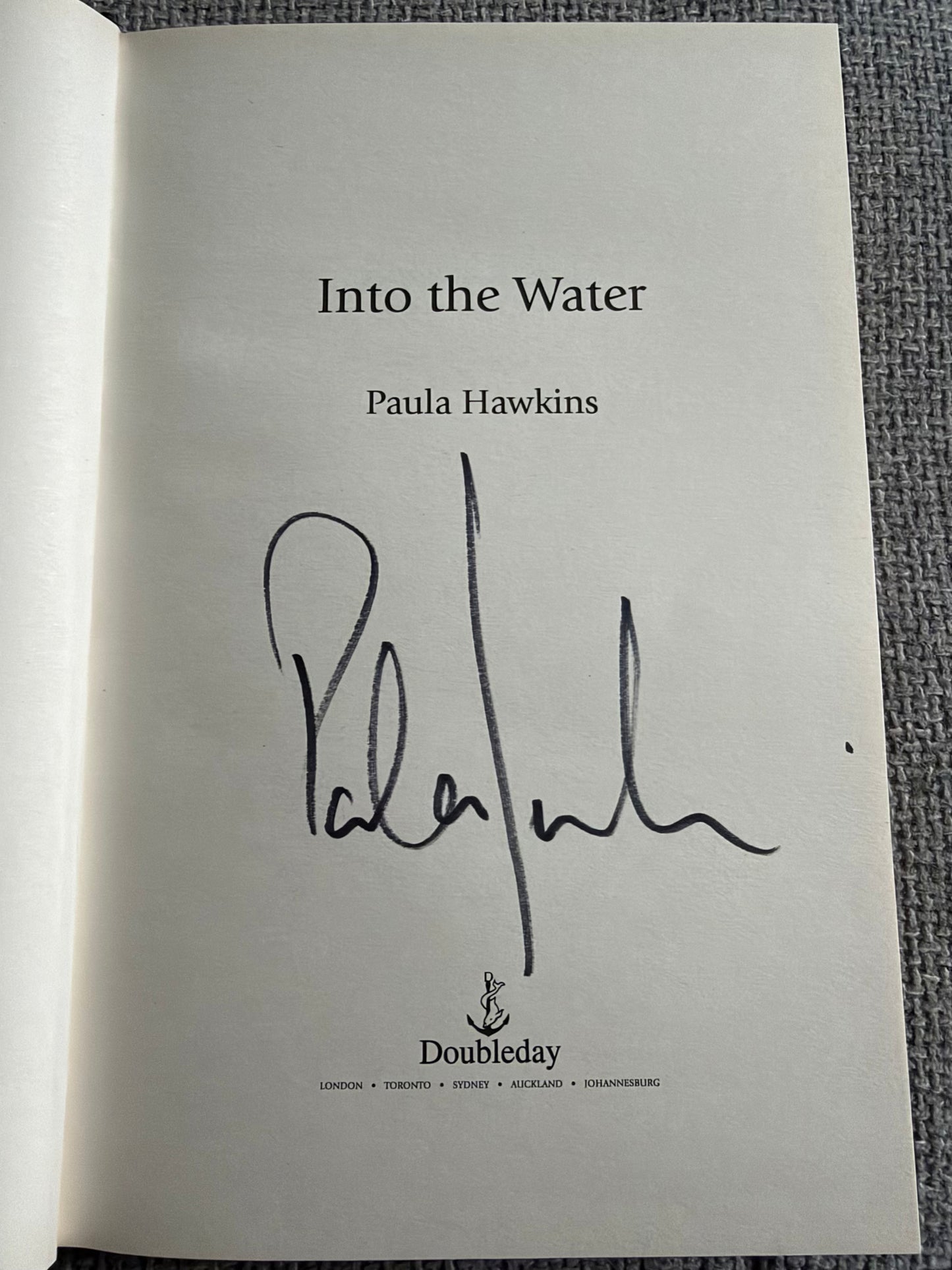 2017*1st SIGNED* Into The Water - Paula Hawkins (Doubleday)