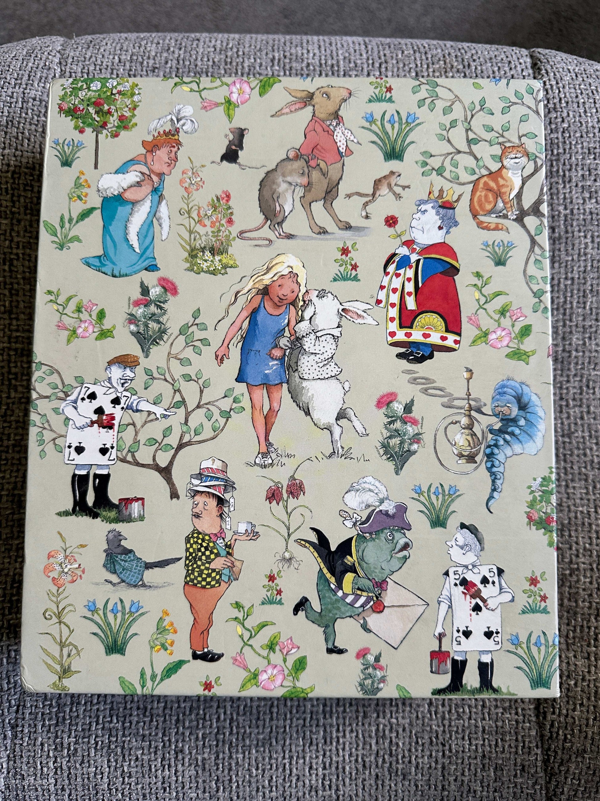 2006*1st* The Complete Alice (Alice’s Adventures In Wonderland / Through The Looking Glass) Lewis Carroll (Helen Oxenbury Illust) Box Set Walker Books