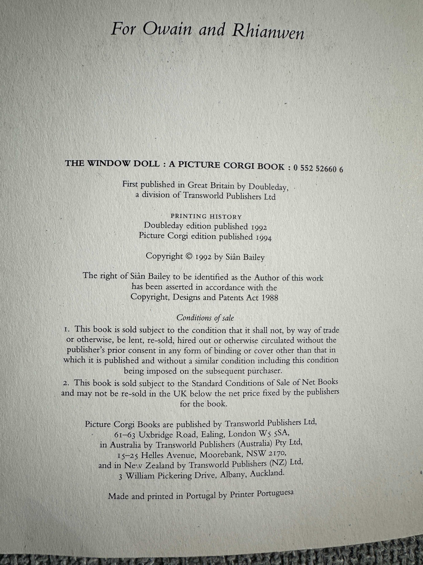 1994*1st* The Window Doll - Siân. Bailey (Picture Corgi )