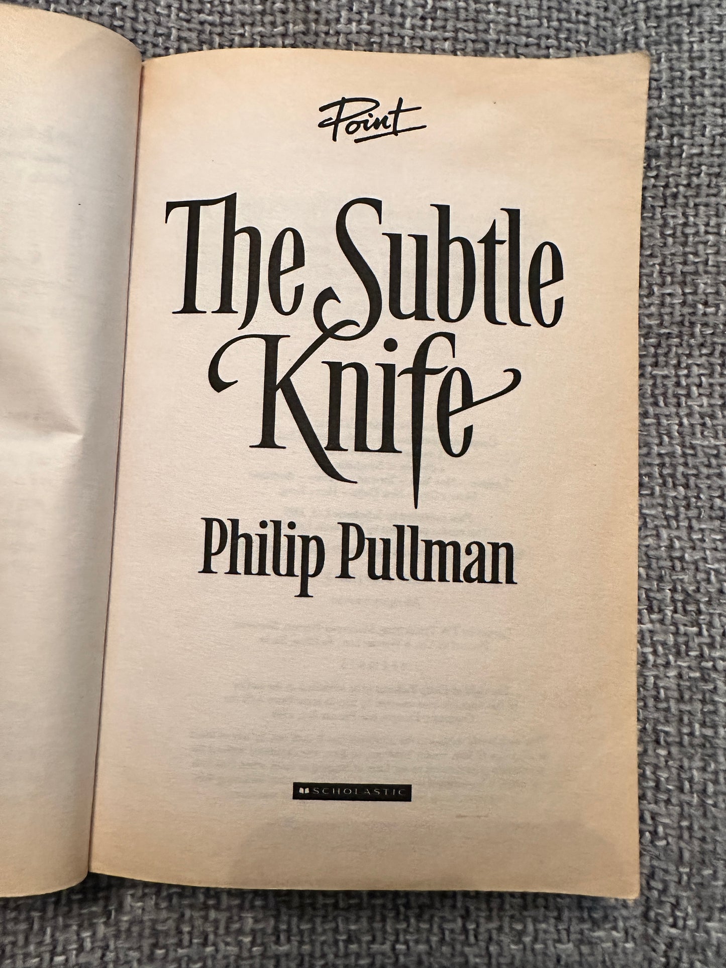 1998 The Subtle Knife - Philip Pullman (Scholastic)