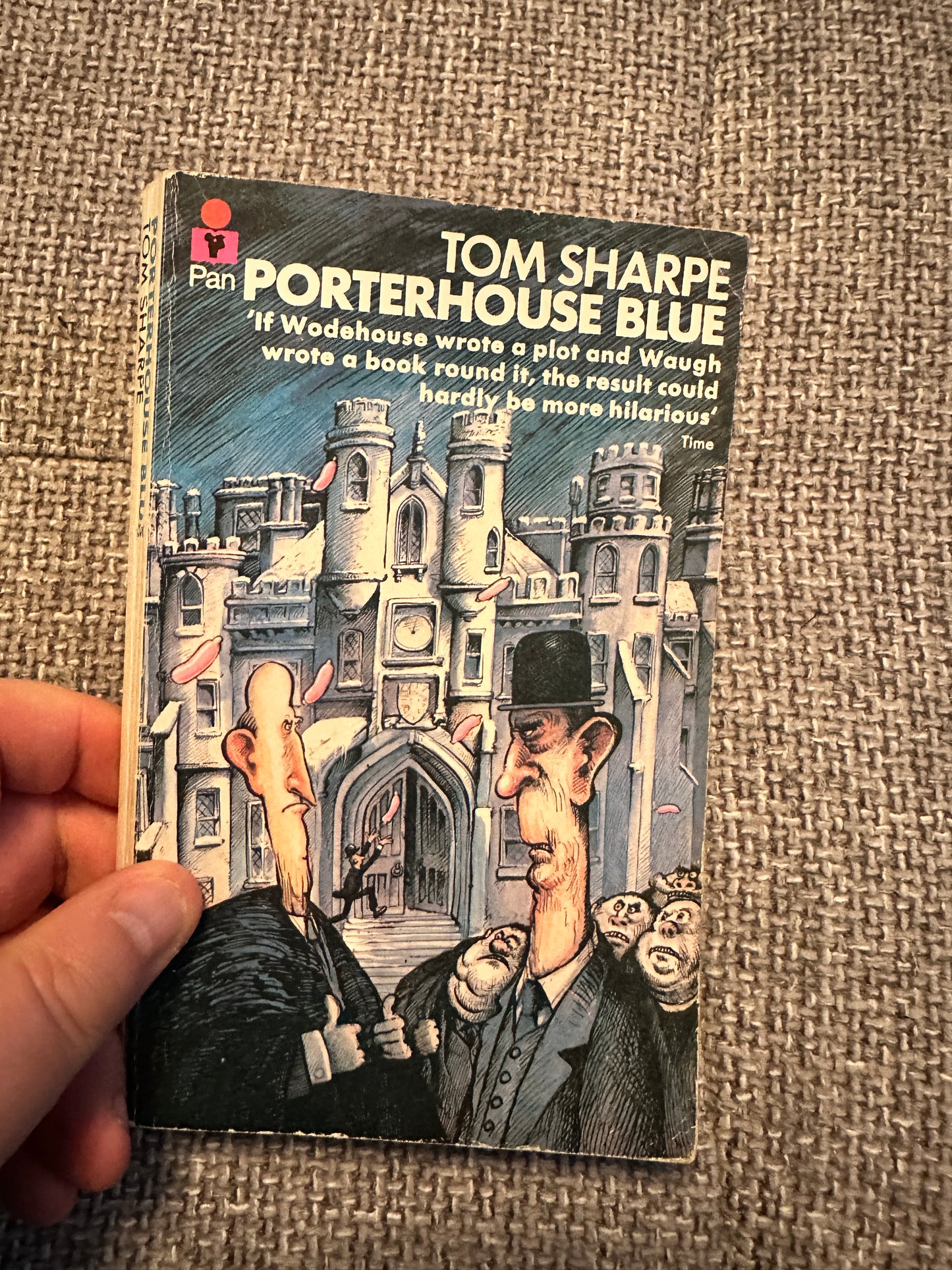 1976 Porterhouse Blue - Tom Sharpe(Pan Books)