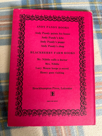 1972 Mrs. Nibble(Blackberry Farm) Jane Pilgrim(F. Stocks May Illust)Brockhampton Press