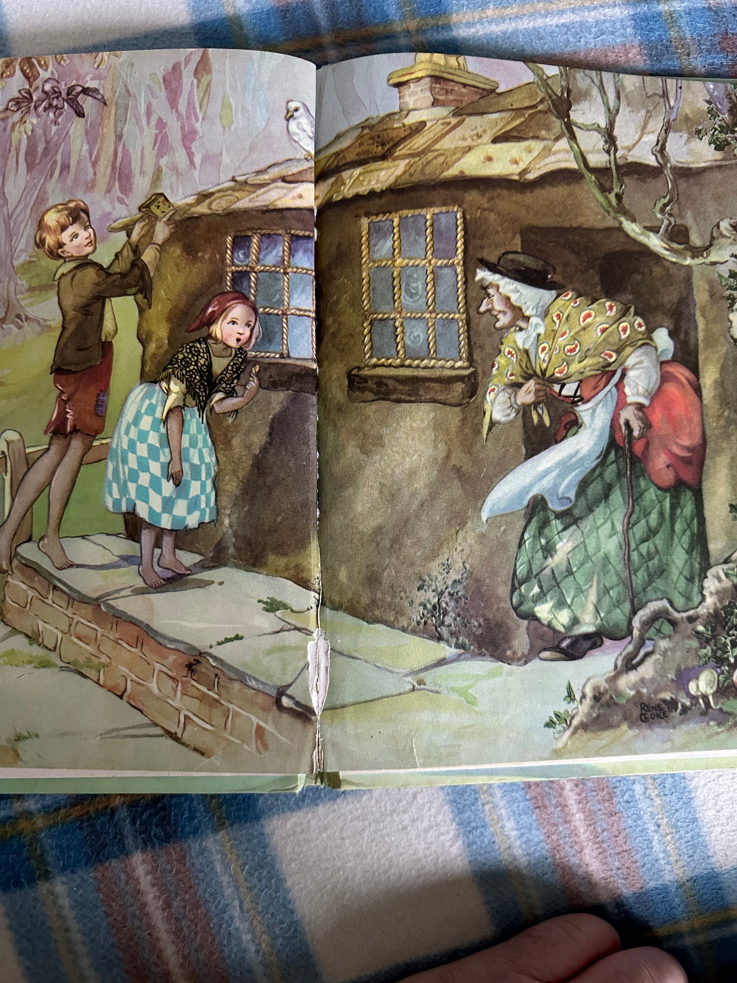 1969 Favourite Fairyland Stories - Illustrated by Rene Cloke(Ward Lock Publisher)