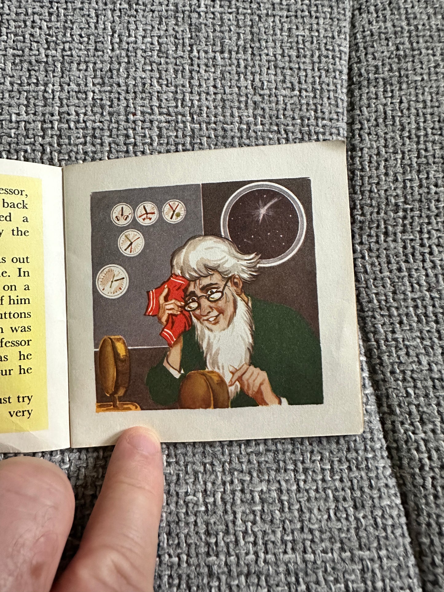 1960’s The Clever Professor (A Mini Book) Brown Watson Ltd