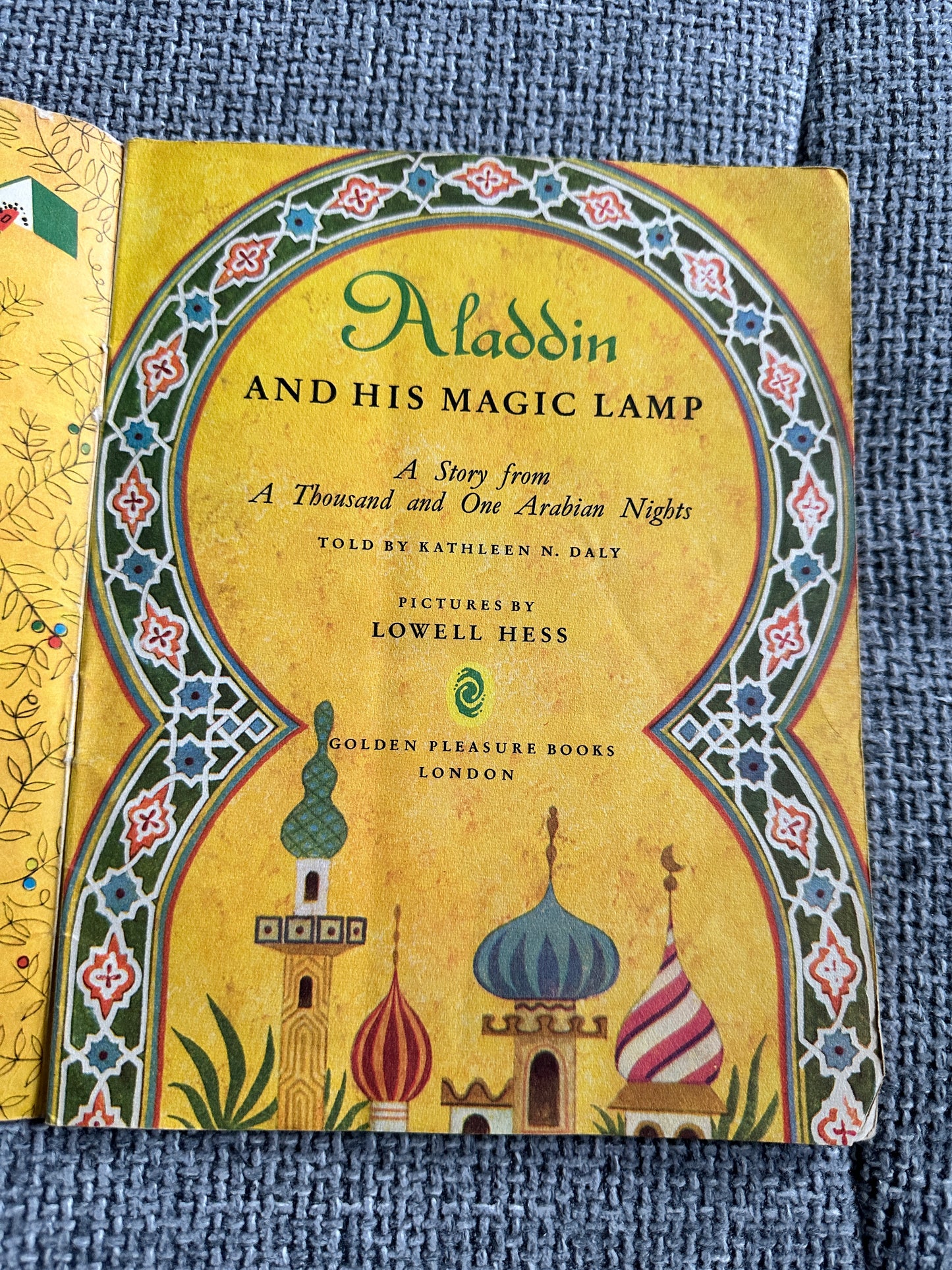 1959 Aladdin & His Magic Lamp (Happy Time Series Book 9) - Kathleen N. Daly(Lowell Hess Illust)Golden Pleasure Books