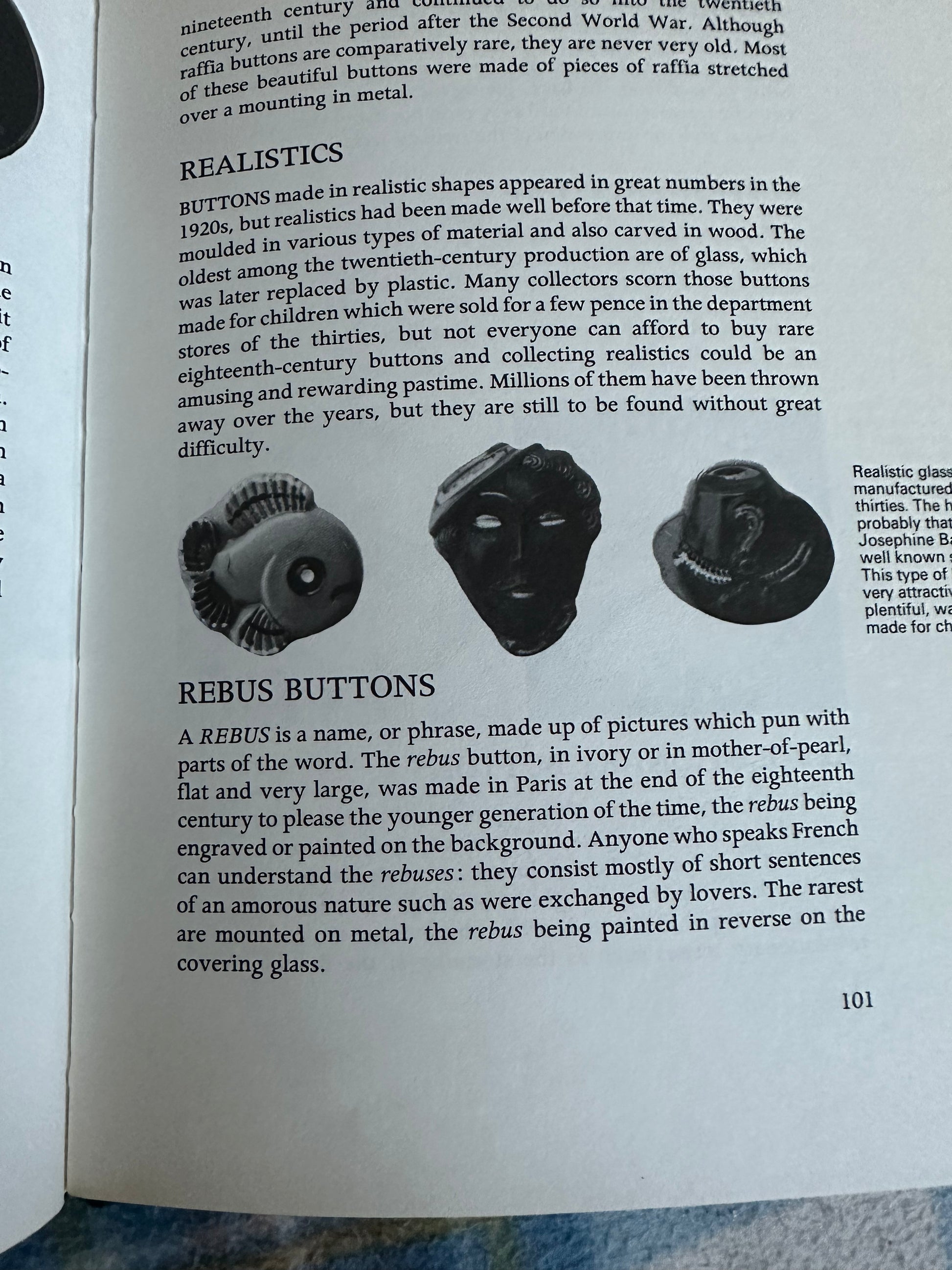 Victor Button 1977*1st* Buttons A Collectors Guide - Victor Houart(Souvenir Press ...