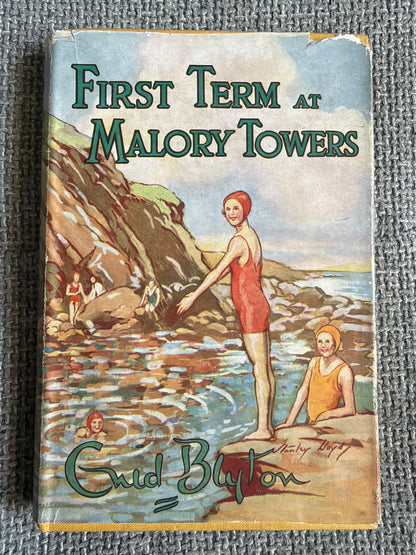 1948 First Term At Malory Towers - Enid Blyton (Stanley Lloyd illust) Methuen & Co Ltd