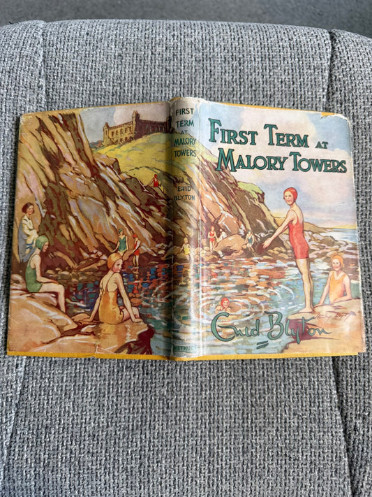 1948 First Term At Malory Towers - Enid Blyton (Stanley Lloyd illust) Methuen & Co Ltd