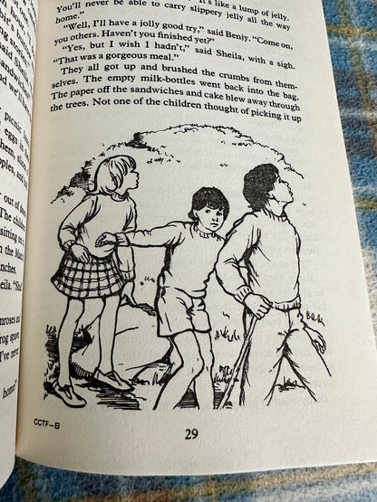 1972 The Children Of Cherry Tree Farm - Enid Blyton(Dean & Son)