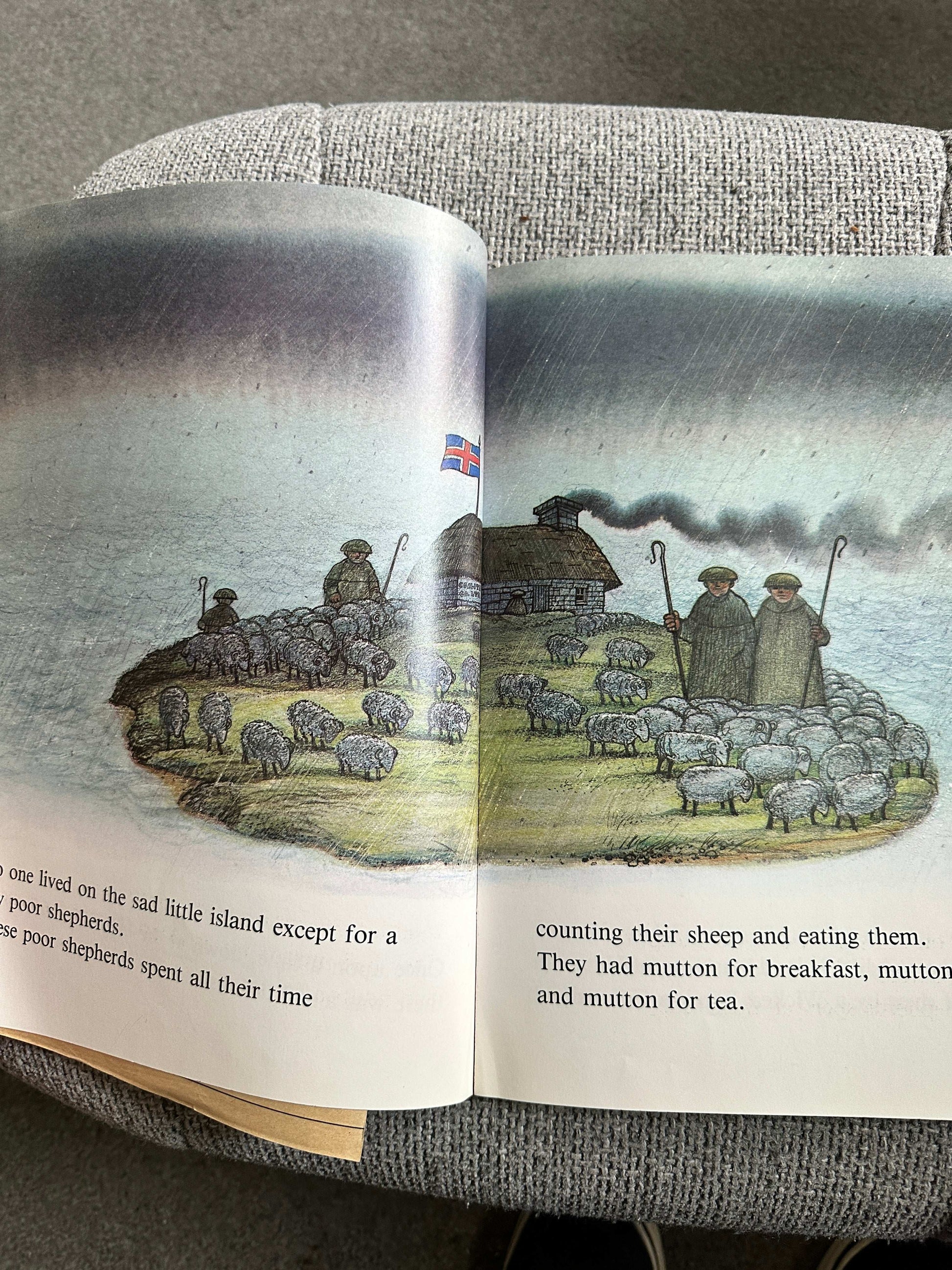 1984*1st* The Tin-Pot Foreign General & The Old Iron General - Raymond Briggs (Hamish Hamilton)