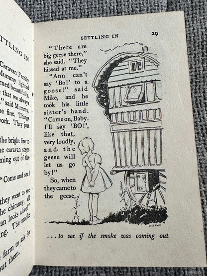 1961 The Caravan Family - Enid Blyton (Ruth Gervis Illust) Lutterworth Press
