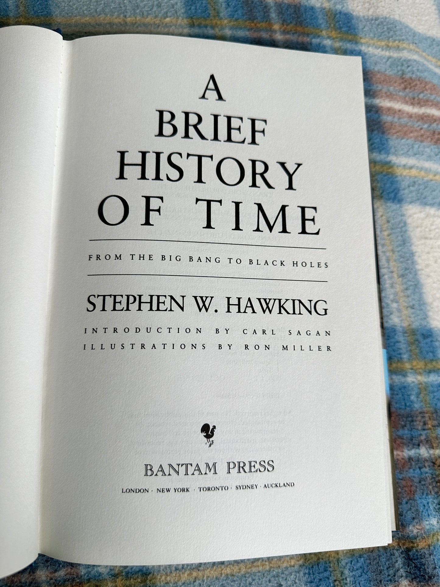 1989 A Brief History Of Time(From The Big Bang To Black Holes) Stephen W. Hawking(Bantam Press)