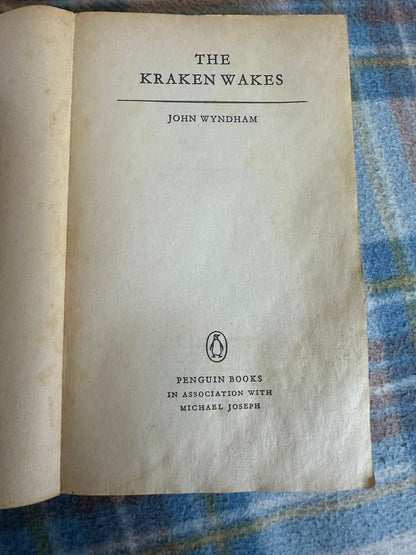 1980 The Kraken Wakes - John Wyndham(Penguin Books)