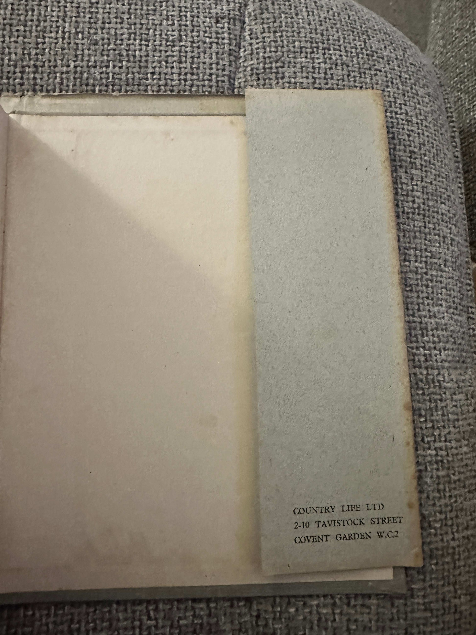 1949 Misty The Grey Pony - Joyce M. Lennon (Harry Rountree Illust) Country Life