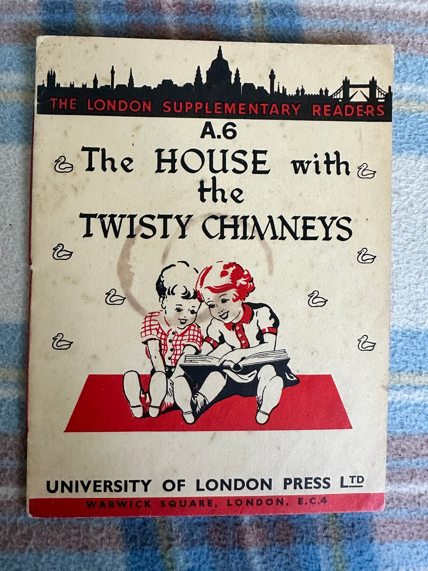 1940’s The House With The Twisty Chimneys - Hettie S. Bennett(A6 London Supplementary Readers) University of London Press