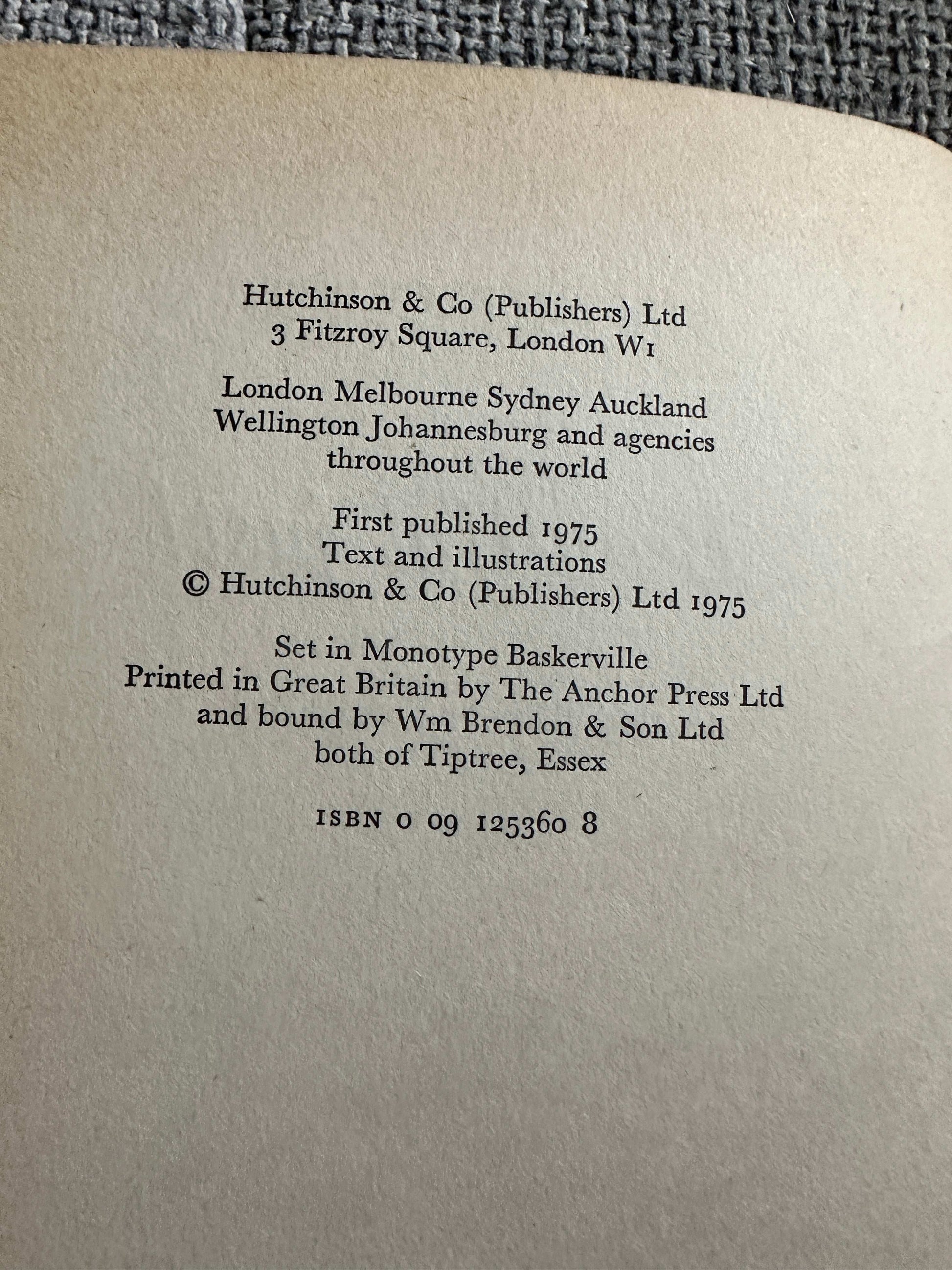 1975*1st* Beautiful Just! - Lillian Beckwith (Douglas Hall illustration) Hutchinson