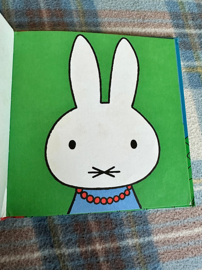 1974 Miffy Goes Flying - Dick Bruna(Methuen)