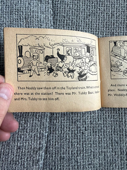 1956 Noddy & His Passengers (Toy Station Book 1) Enid Blyton (Harmsen Van der Beek illust) Sampson Low