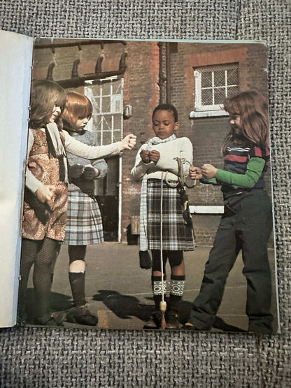 1978*1st* Spud Comes To Play - Joan Solomon (Richard Harvey Photographs) Hamish Hamilton