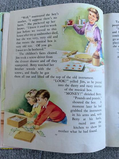 1950’s The Christmas Book For Girls & Boys (Birn Brothers)
