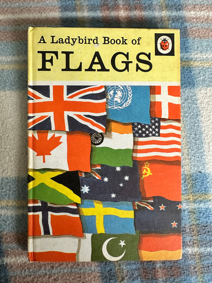 1968 Flags(Series 584 Ladybird) David Carey(J. H. Wingfield Illust ) Wills & Hepworth