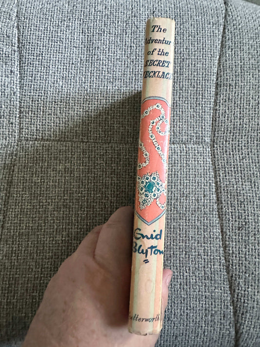 1964 The Secret Necklace - Enid Blyton (Isabel Veevers Illust) Lutterworth Press