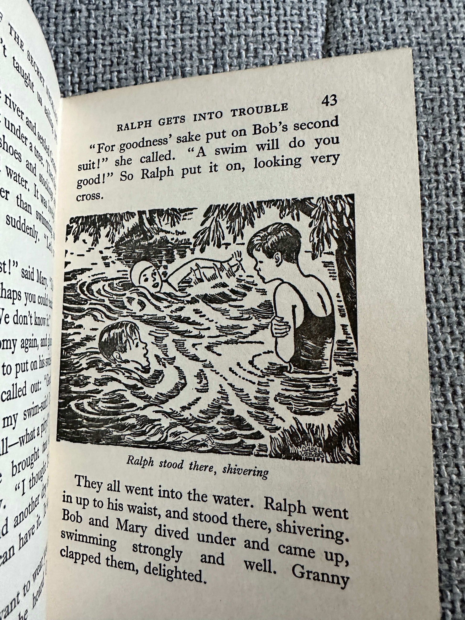 1964 The Secret Necklace - Enid Blyton (Isabel Veevers Illust) Lutterworth Press