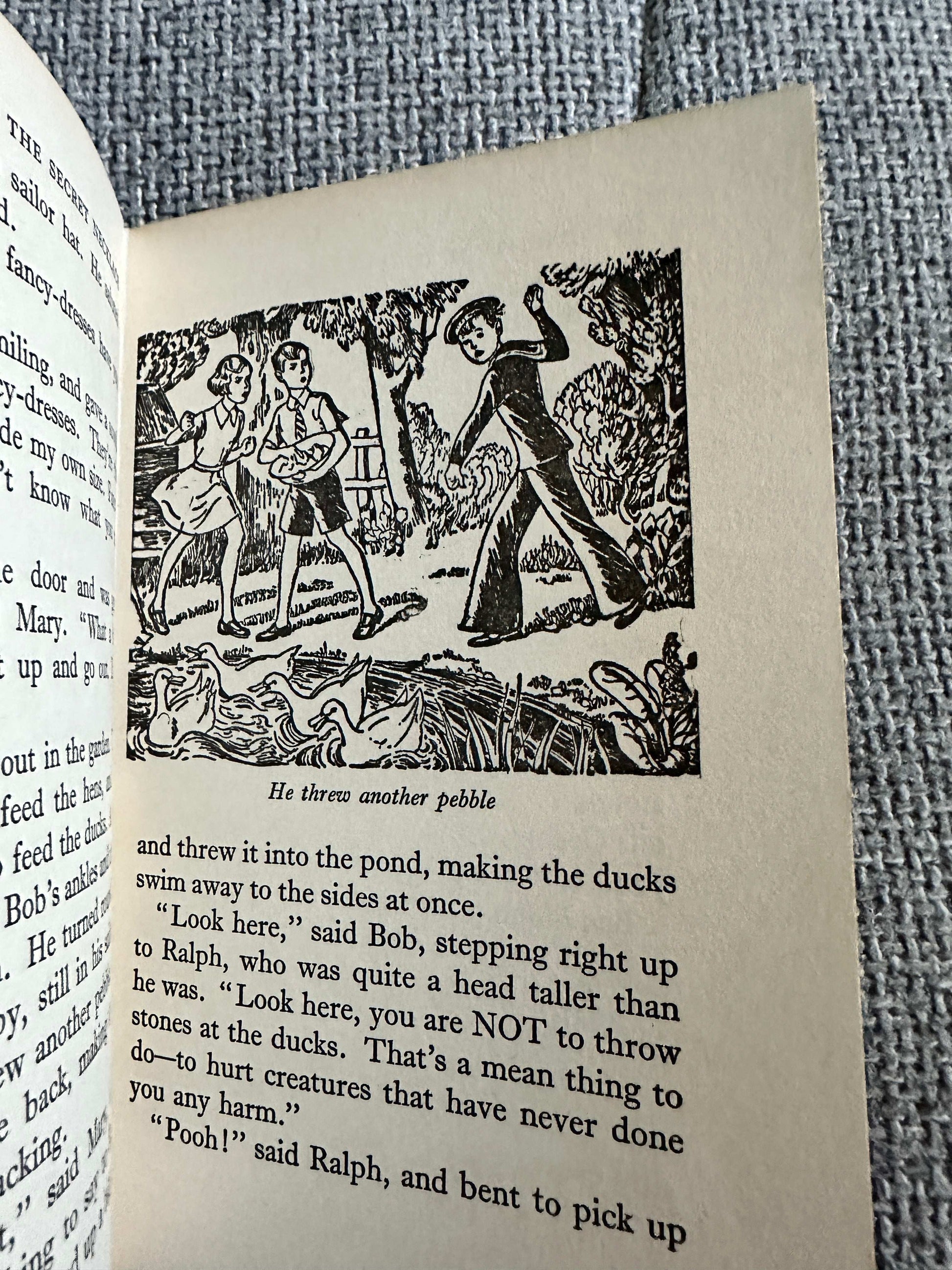 1964 The Secret Necklace - Enid Blyton (Isabel Veevers Illust) Lutterworth Press