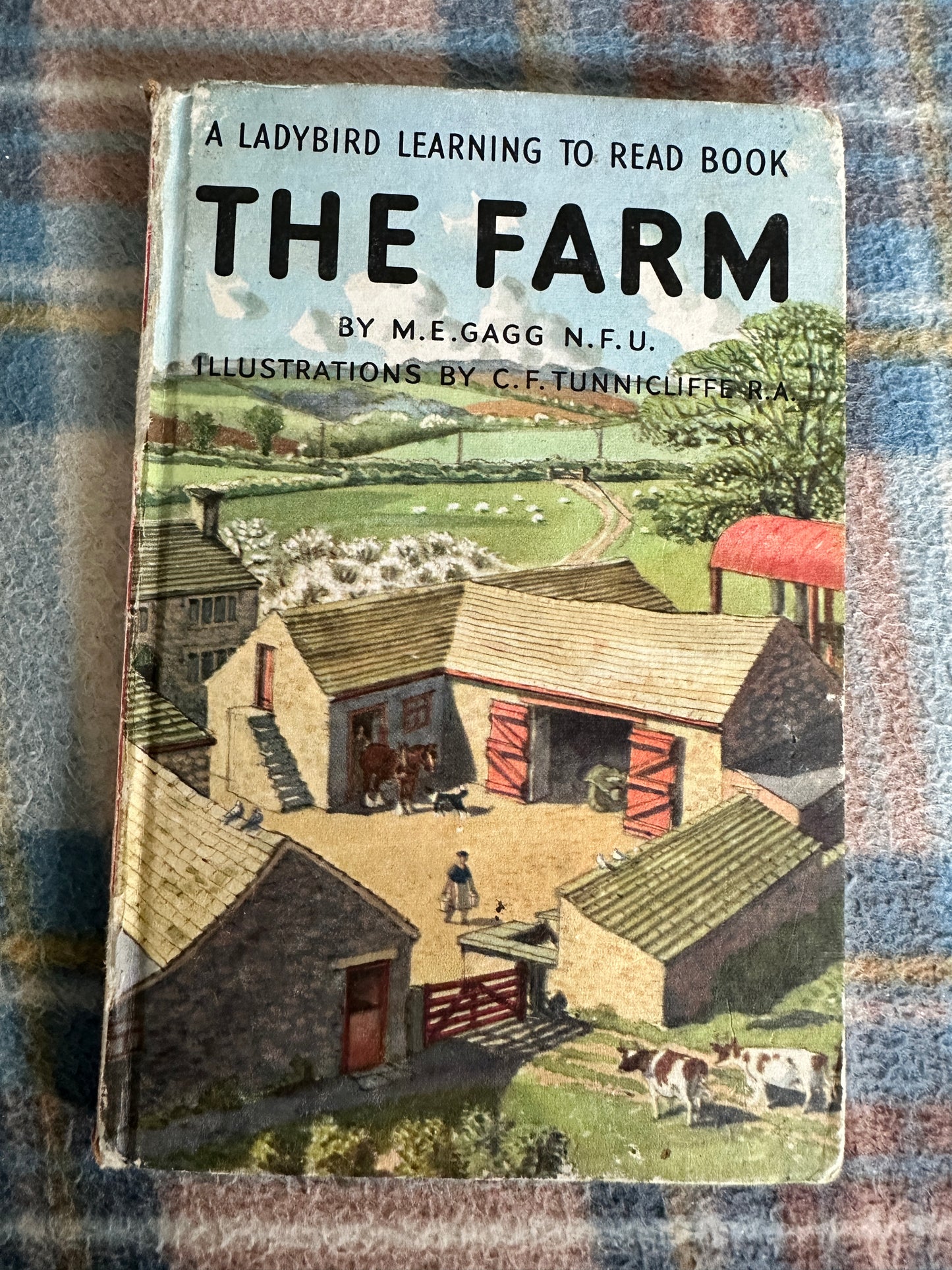 1960’s The Farm(Series 563)M. E. Gagg(C. F. Tunnicliffe illustrated)Wills & Hepworth