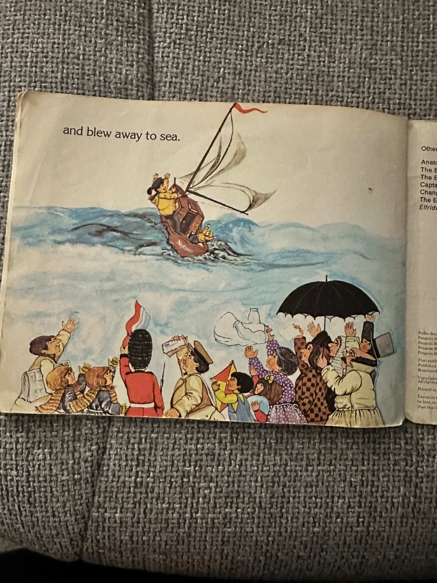 1980 The Wind Blew - Pat Hutchins (Picture Puffin)