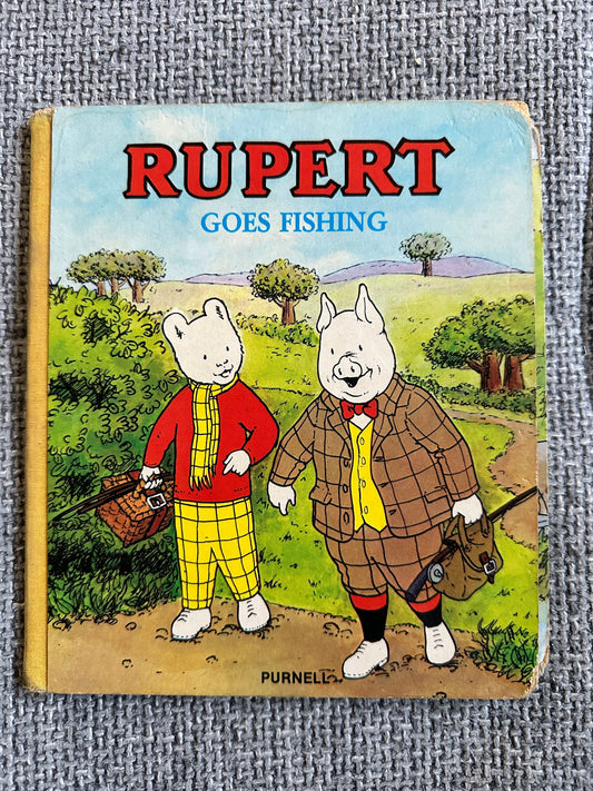 1977 Rupert Goes Fishing (Board Book) Purnell Books