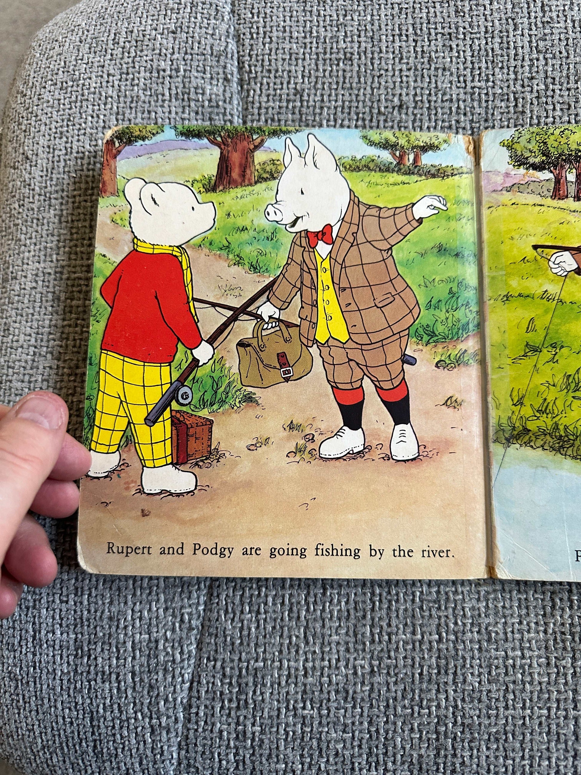 1977 Rupert Goes Fishing (Board Book) Purnell Books