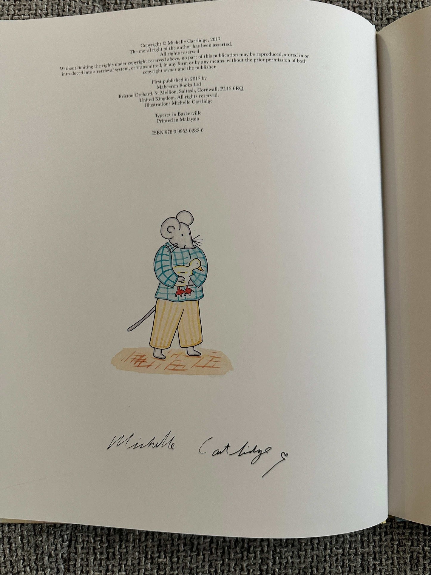 2017*Signed 1st* The Mousehole Mice & The Theatre By The Sea - Michelle Cartlidge (Mabecron Books)