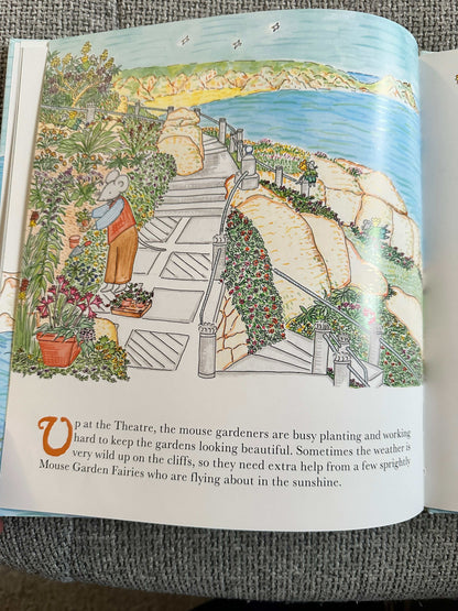 2017*Signed 1st* The Mousehole Mice & The Theatre By The Sea - Michelle Cartlidge (Mabecron Books)