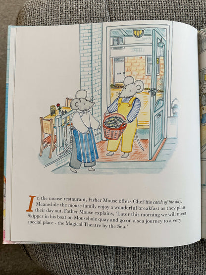 2017*Signed 1st* The Mousehole Mice & The Theatre By The Sea - Michelle Cartlidge (Mabecron Books)